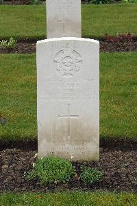 Harrogate (Stonefall) Cemetery - John, Merlin Lindsay